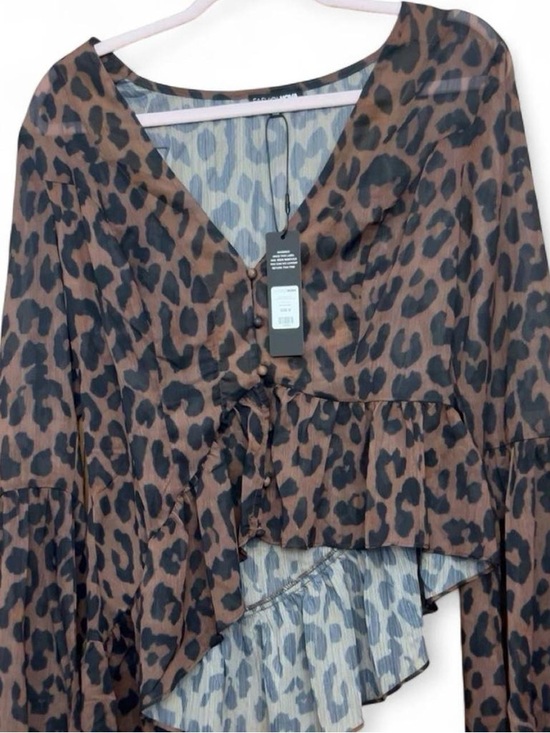 Fashion Nova Tops - Fashion Nova Leopard Print Chiffon Blouse Size M NWT Bell Sleeve Top